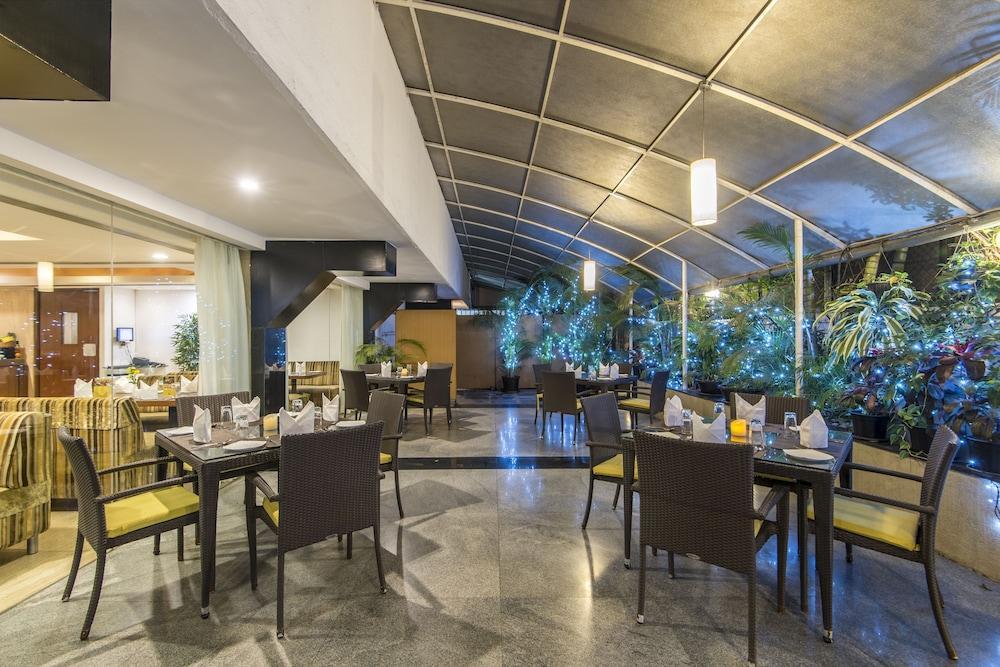 Park Ornate Viman Nagar Hotel 4*