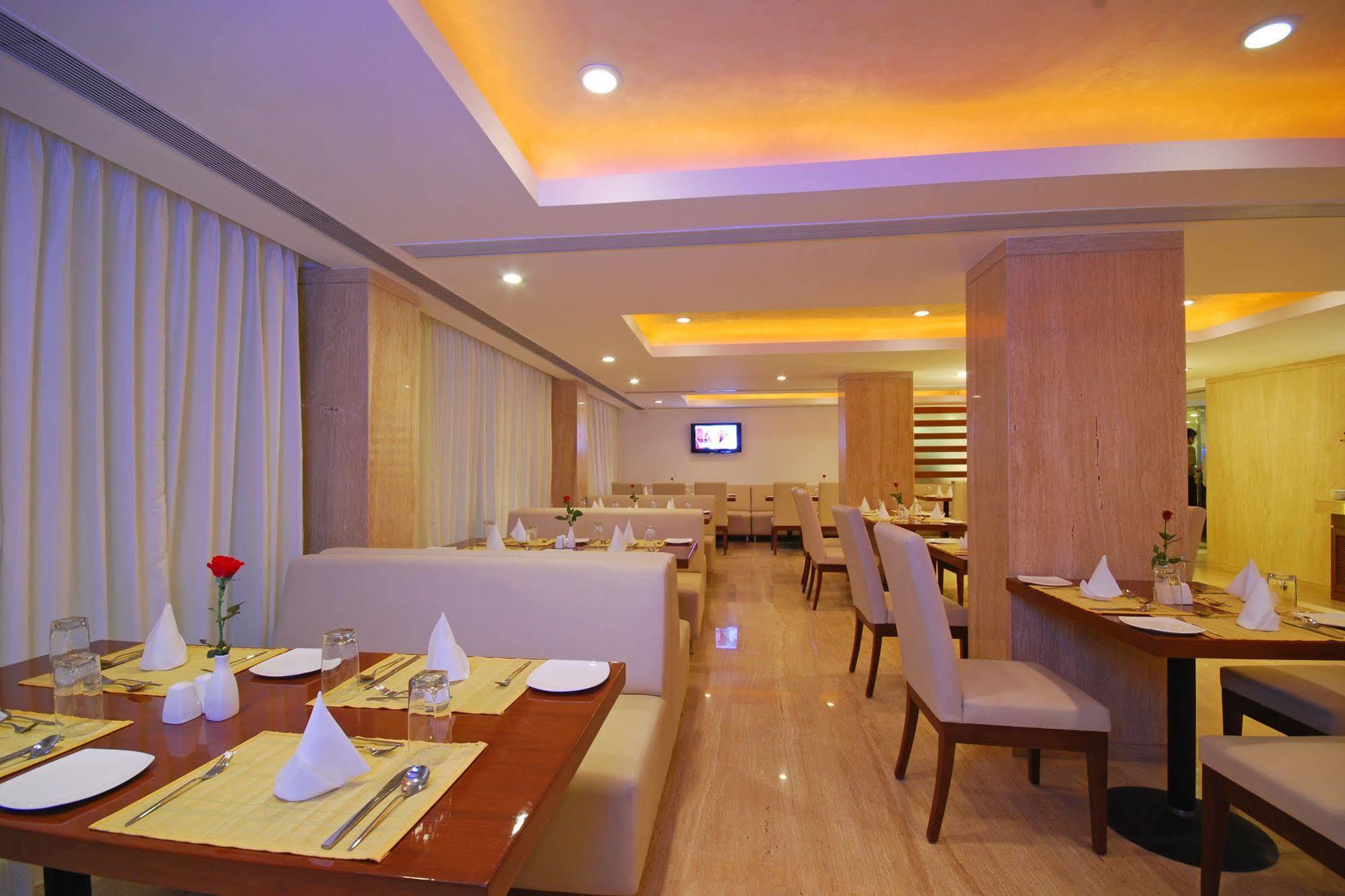 Park Ornate Viman Nagar Hotel 4*