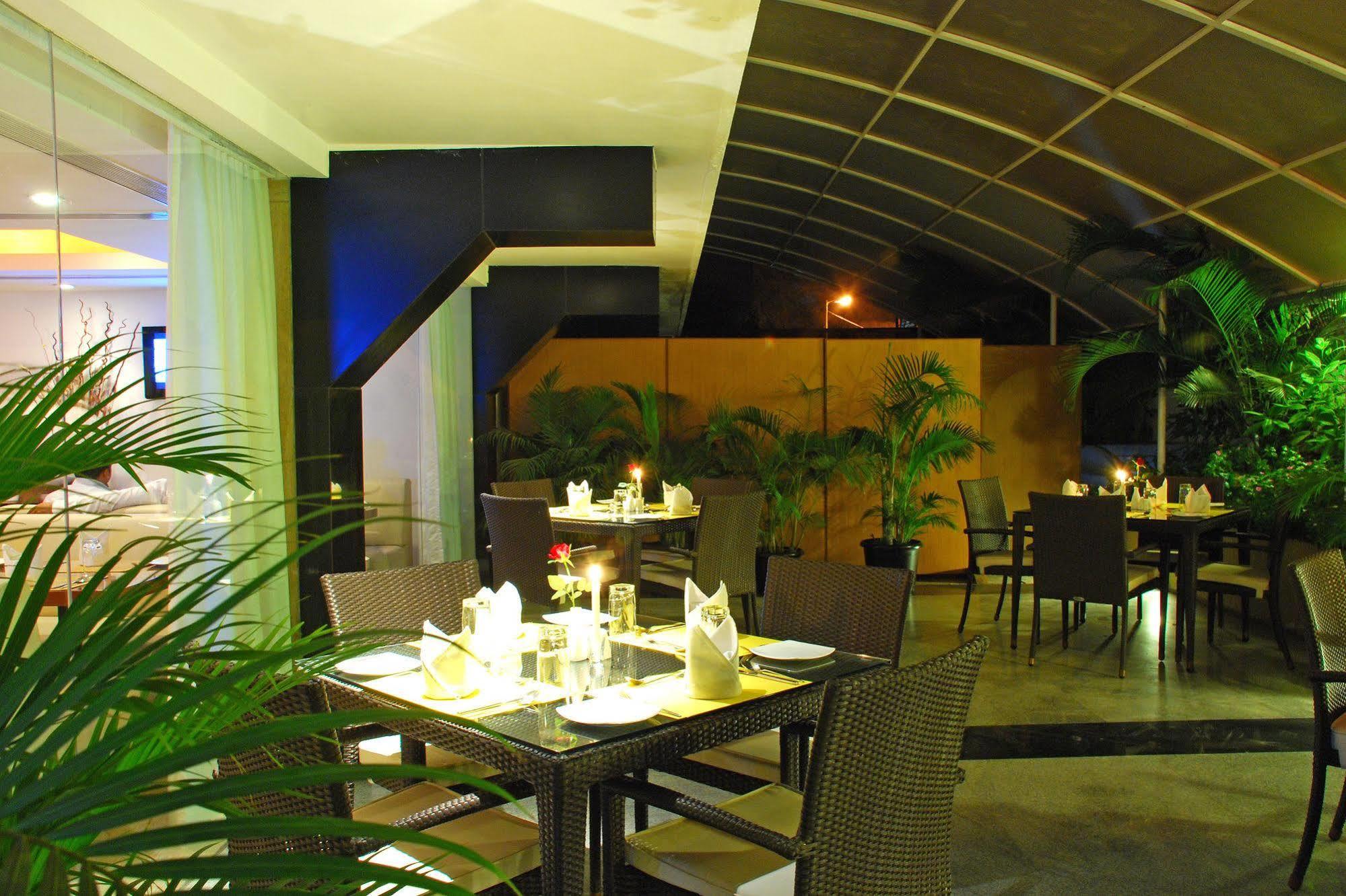 Hotel Park Ornate Viman Nagar 4*