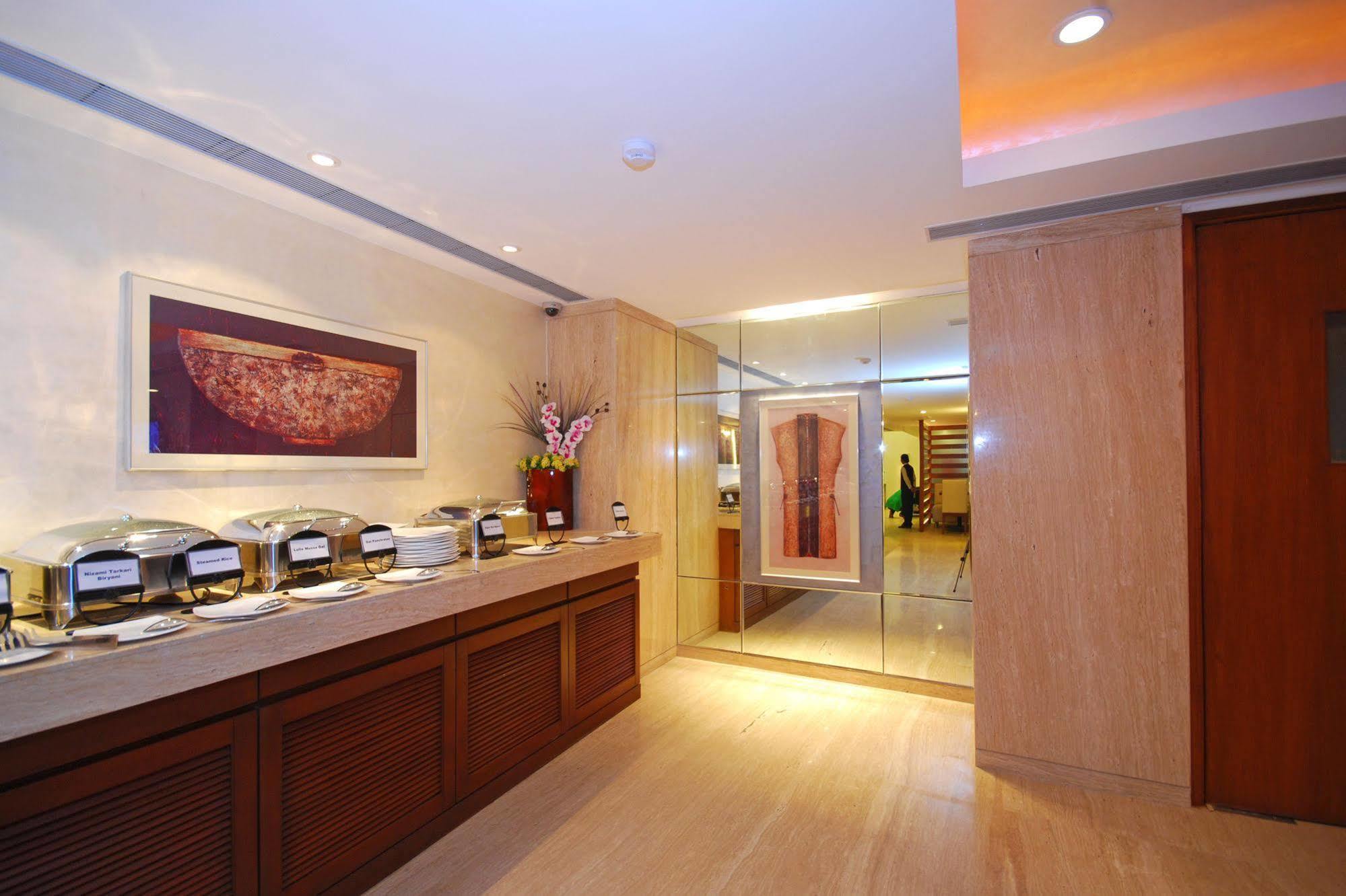 Hotel Park Ornate Viman Nagar