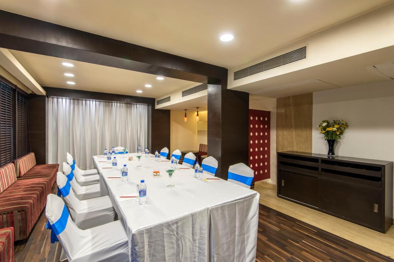 Park Ornate Viman Nagar Hotel 4*